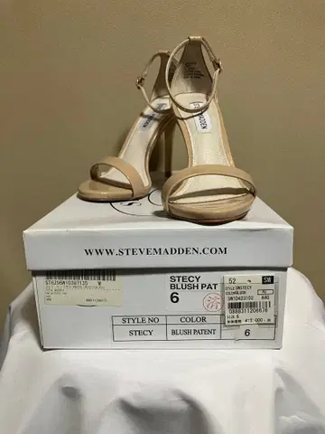 [새상품] 스티브 마든 샌들