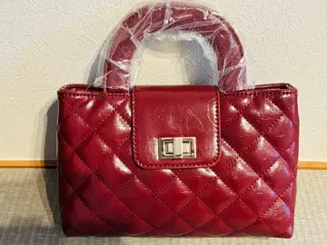 택 포함 새상품! 버건디 퀼팅 숄더백