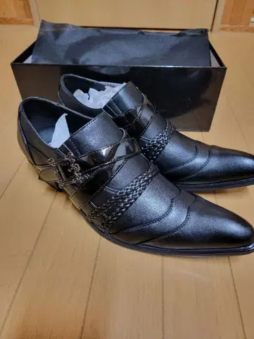 Boredom 블랙 드레스 슈즈 스트랩 포함 새상품급