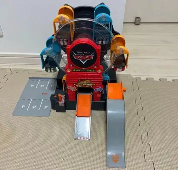 디즈니 PIXAR 카즈 회전 엘리베이터 파킹 토미카