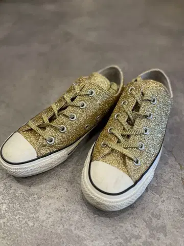 컨버스 스니커즈 골드
