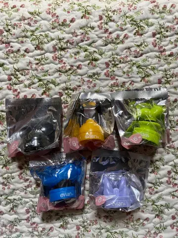 evian 캐릭터 굿즈 6개 세트