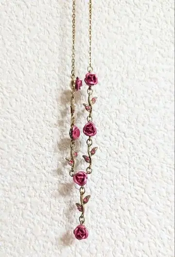 새상품급 장미 모티브 롱 목걸이 골드