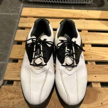 골프용 스파이크 슈즈 화이트