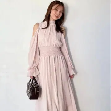 새상품급 SNIDEL 콜드 숄더 보타이 원피스