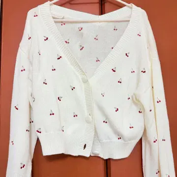 evelyn 체리 패턴 가디건 에블린