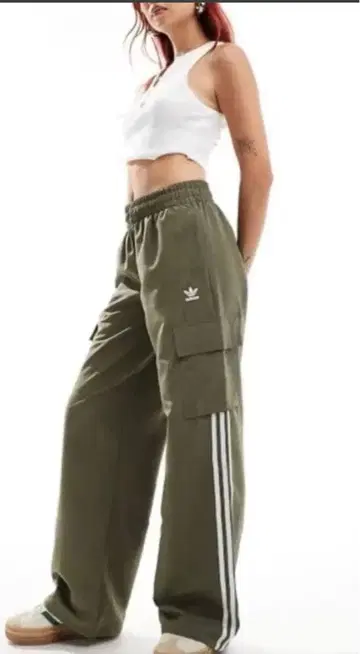 adidas 올리브 카고 팬츠 스트라이프