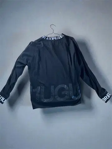 1PIU1UGUALE3 블랙 긴팔 티셔츠