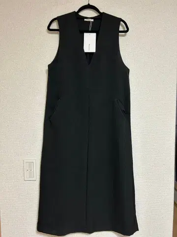 슬리브리스 블랙 원피스