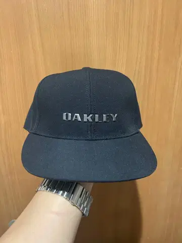 OAKLEY 블랙 캡 M/L