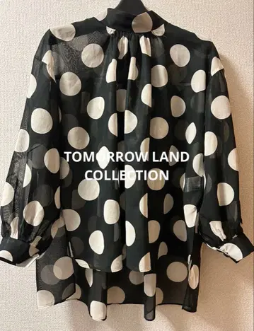 [ 새상품급 ] 토모롤랜드 컬렉션 도트 무늬 리본 포함 쉬폰 블라우스