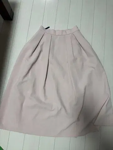 쿠미쿄쿠 옅은 핑크 플레어 스커트