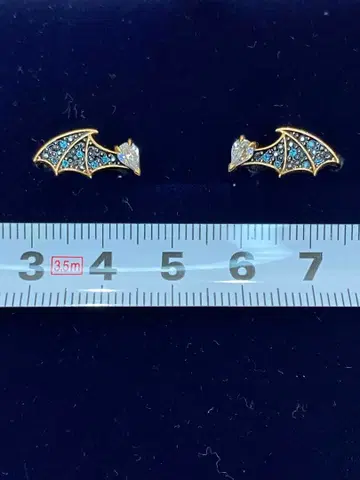 스와로브스키 박쥐형 귀걸이