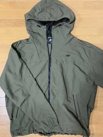 뉴발란스 나일론 자켓 올리브