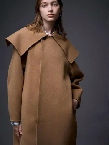 미스 로에 빅 칼라 코트