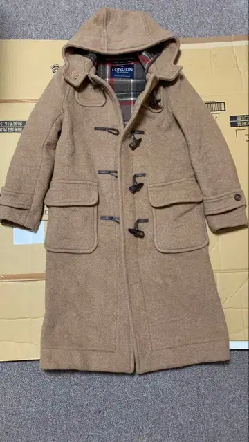 LONDON TRADITION 베이지 더플 코트