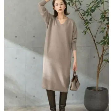 캐시미어 혼방 램스울 V넥 니트 원피스