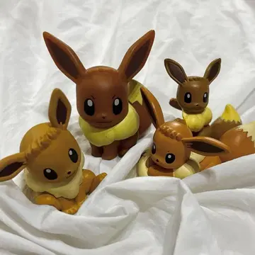 이브이 피규어 4개 세트