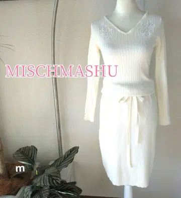 미슈마슈 리브 니트 원피스 브라우징 소매 펄 장식