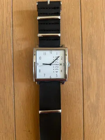 NO MONDAY 노먼데이 손목시계 새상품급