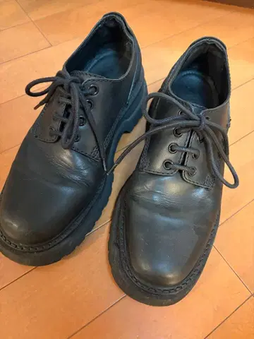 ZARA 블랙 가죽 신발 40