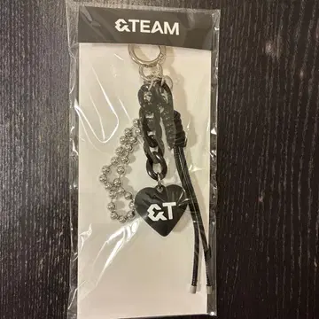 &TEAM 키링 팝업 굿즈 OFFICIAL LOGO