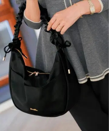 하프문 드로스트 숄더백