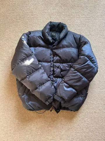 BEAMS 네이비 다운 자켓 M 사이즈
