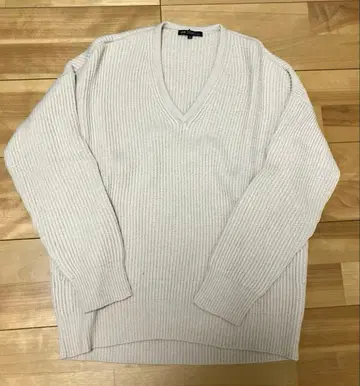 23구 V 스웨터
