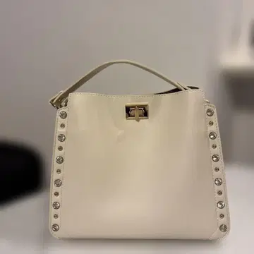 DIANA 비쥬 x 스터드로 화려하게 2WAY 미니백