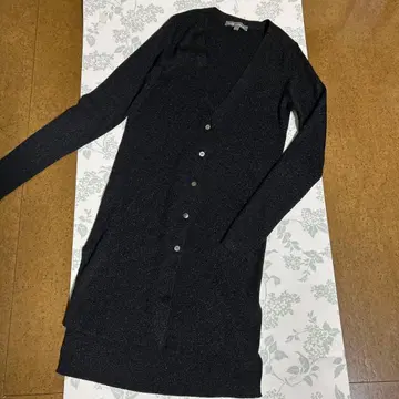 로라 애슐리 롱 가디건 블랙 x 실버 라메