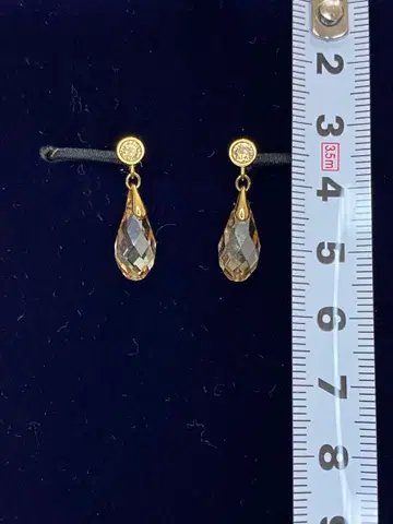 스와로브스키 티어드롭형 귀걸이