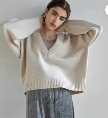 새상품 searoomlynn 울 mix Deep V넥 상의