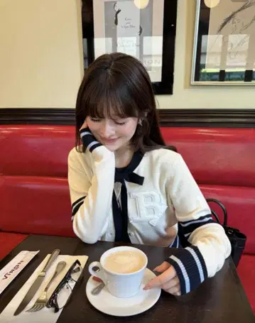 Bibiy. B. CLUB TIE CARDIGAN