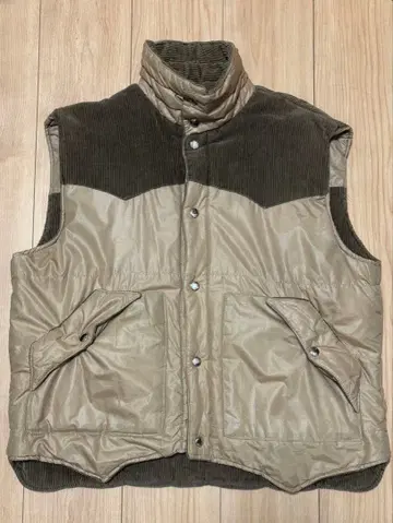 SIGALLO 코듀로이와 나일론 리버서블 다운 베스트