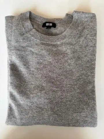 유니클로 캐시미어 쿨넥 스웨터 그레이 M 사이즈