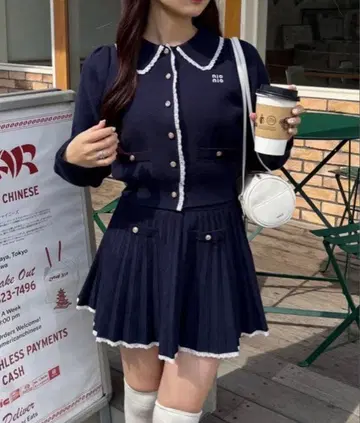 NICE CLAUP 폴로 옷깃 니트 셋업 (스커트만)