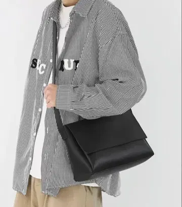 [ 대용량 ] 블랙 숄더백