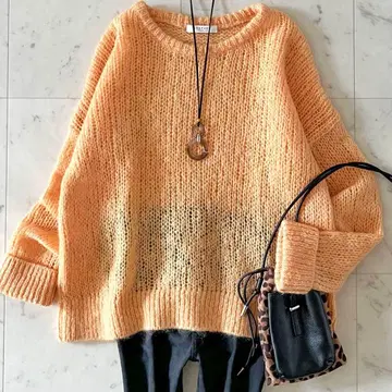 새상품급*투모로우랜드 계열 맥피 모헤어 울 혼방 풀오버 오렌지 계열