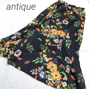 antique 패턴 토르소 마네킹 허리밴딩 꽃무늬 스커트 보송보송