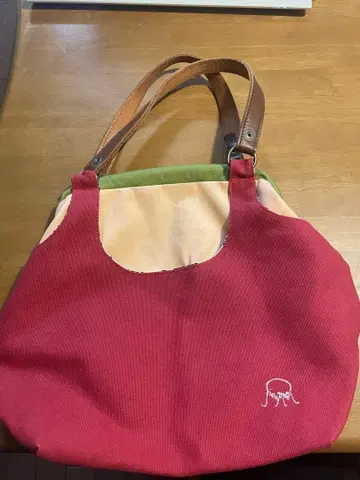 가마구치 타입 핸드백 빨간색 그린 꽃무늬 안쪽