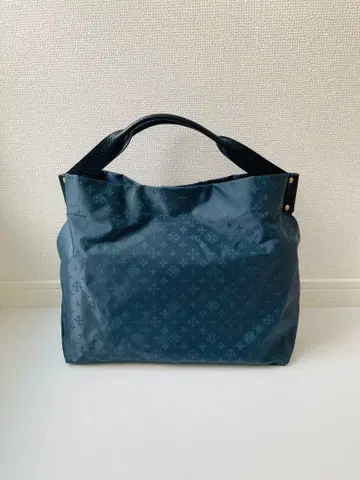 russet 러셋 모노그램 토트백 네이비 계열 A4