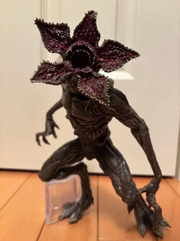 제일복권 기묘한 이야기 데모고르곤 라스트 원상 피규어만