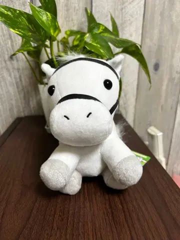흰색 말 봉제 인형