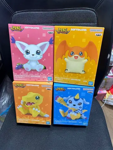 디지몬 피규어 4개 세트 미사용