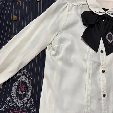 axes femme 로즈 카메오 자수 리본 블라우스 스커트