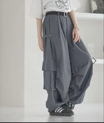 anui 턱 파라슈트 팬츠