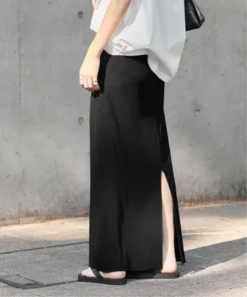 블랙 슬릿 타이 스커트