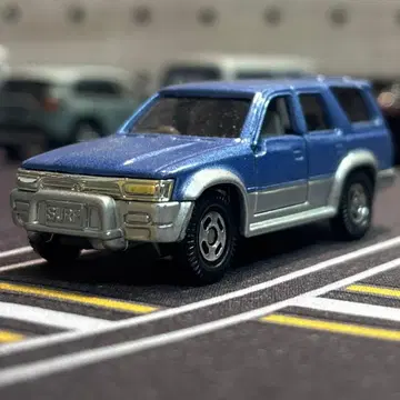 토미카 도요타 하이럭스 서프 No.84 1992