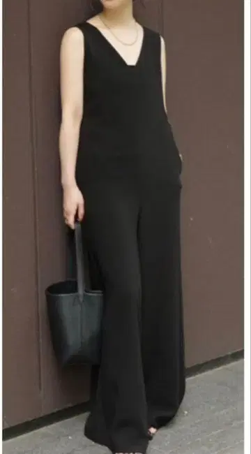 두번째 클래스 슬리브리스 올인원